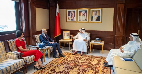وزير الخارجية يستقبل الأمين العام للمحكمة الدائمة للتحكيم