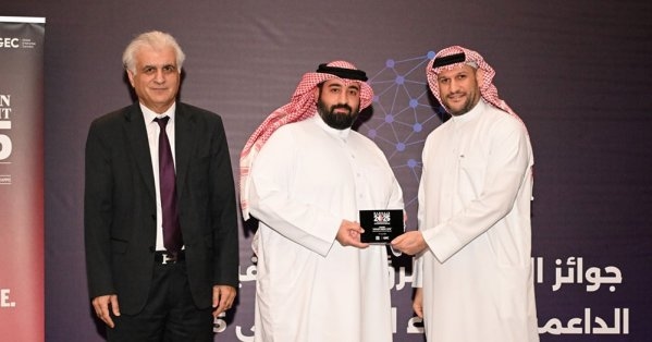 إنجاز بحريني عالمي.. فوز رئيس الـ"IT" في "وكالة الفضاء" بجائزة "القائد لعام 2025"