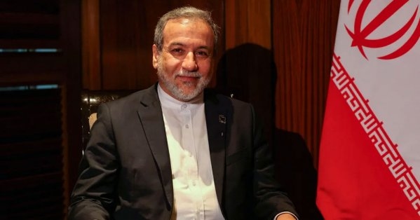 وزير خارجية إيران: لا اتفاق على وقف إطلاق النار "حتى الآن"