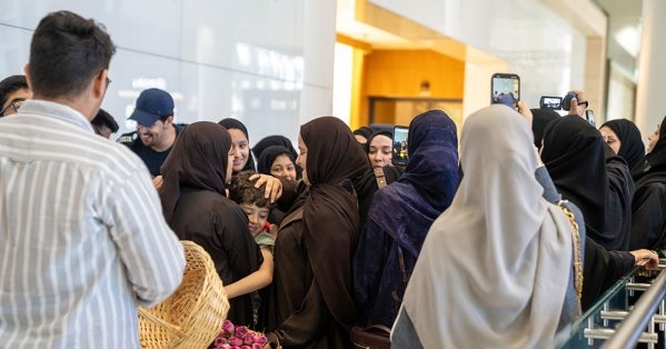 وزارة الخارجية: وصول طائرتان تابعتان لخطوط شركة طيران الخليج قادمتان من جمهورية تركمانستان ليبلغ مجموع عدد المواطنين الذين تم تسهيل عودتهم إلى أرض الوطن 1748 مواطنًا