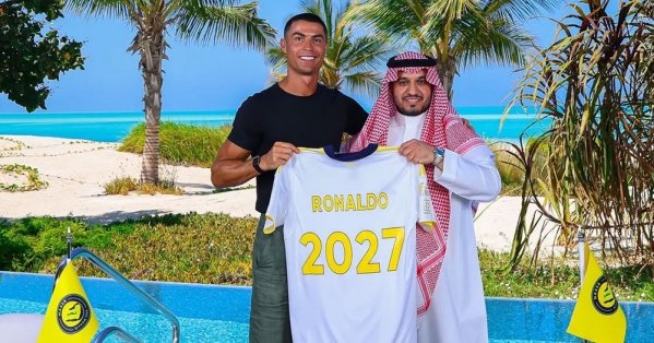 رسمياً.. رونالدو يبقى في النصر حتى 2027