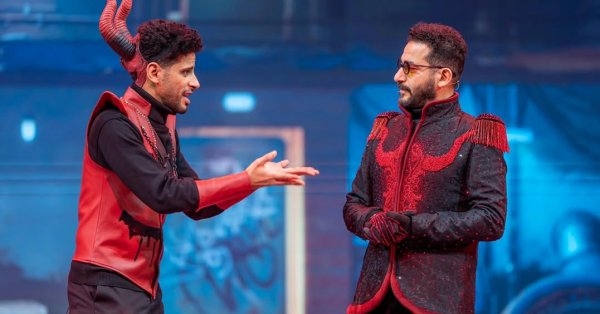 أحمد حلمي يعرض مسرحية بنى آدم بالرياض