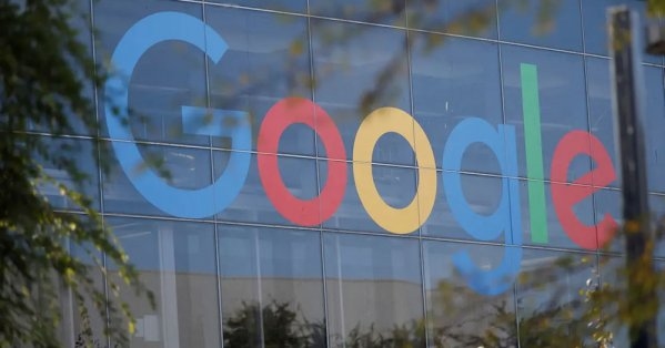 "غوغل" تدفع 2.4 مليار دولار للاستحواذ على شركة ناشئة لتوظيف رئيسها