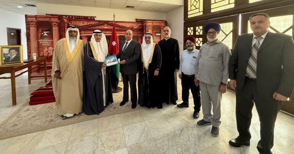 ‏جمعية "تعايش" تهدي السفير الأردني نسخ من كتاب "في ضيافة ملك السلام"