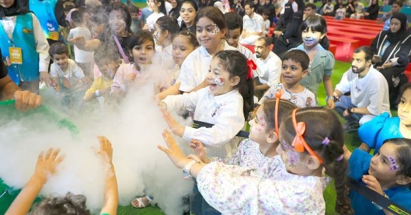 جولة 'البلاد' بمهرجان صيف البحرين للألعاب: فرح الأطفال لا يحتاج ترجمة
