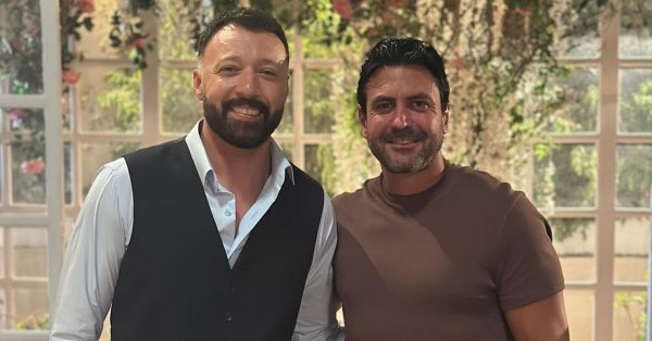 معتز حسين مذيع بدرجة رجل أعمال في مسلسل اتنين قهوة