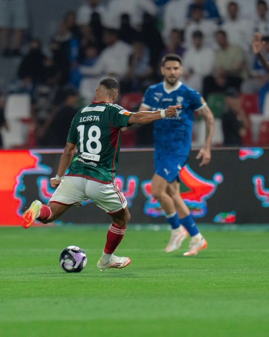 التعادل يحسم لقاء الاتفاق والهلال في ' روشن'