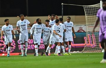 ضمك يتغلب على الخلود بثلاثية