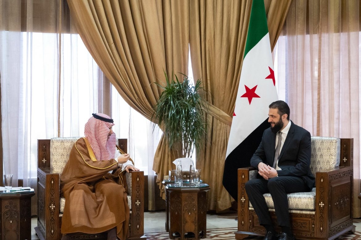 الرئيس السوري ووزير الخارجية يبحثان سبل دعم أمن واستقرار المنطقة