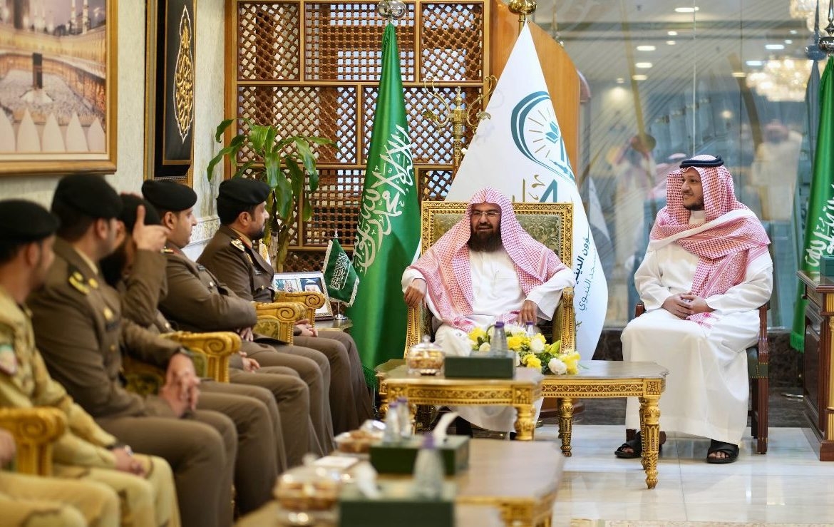 السديس: أبطال مكافحة المخدرات تصدوا بقوة وحاربوا تجار الدمار ببسالة واقتدار
