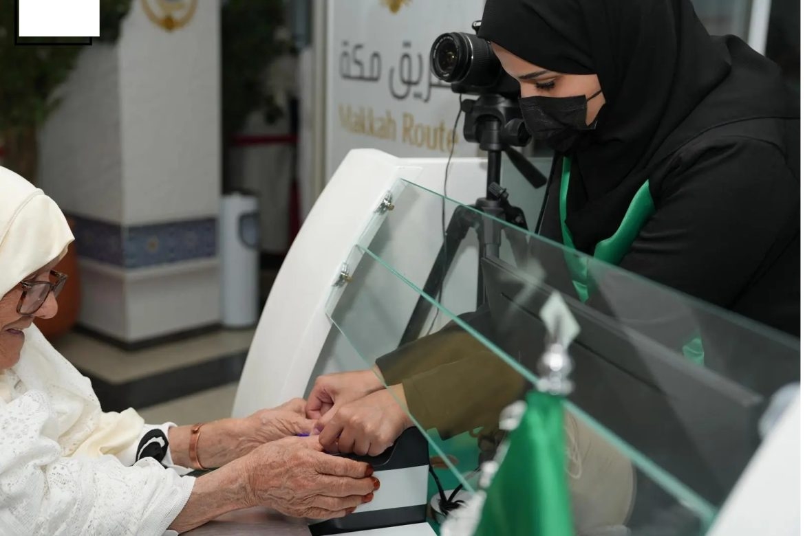 كفاءات نسائية سعودية تسهم في تسهيل رحلة ضيوف الرحمن