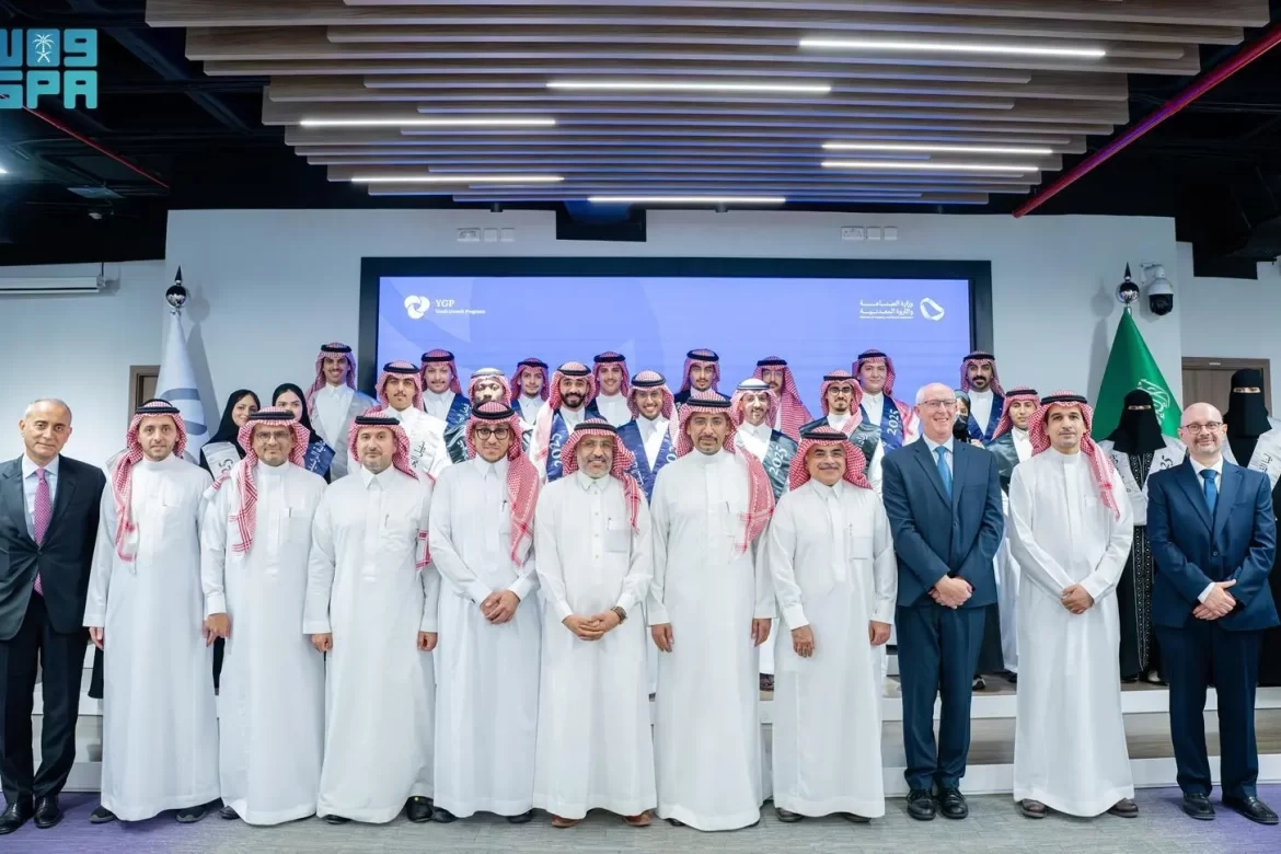وزير الصناعة: المملكة حريصة على الاستثمار في الطاقات البشرية الشابة