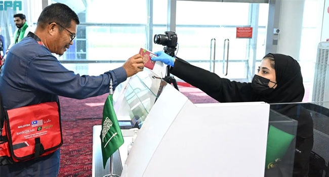 الكوادر النسائية السعودية.. كفاءات في خدمة ضيوف الرحمن