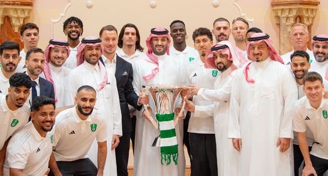 هنأ الأهلي والبطل القرشي.. ولي العهد يستقبل أبطال نخبة آسيا
