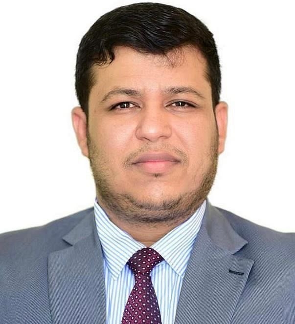 عبدالله العليمي يعزي بوفاة الشيخ عبدالرحمن حجري