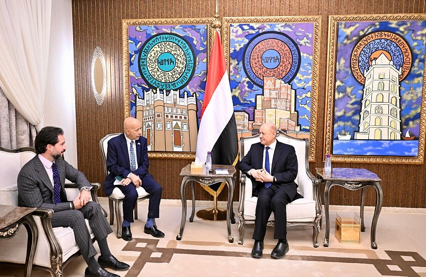 الرئيس العليمي يشيد بجهود الولايات المتحدة في تنفيذ قرار حظر الاسلحة الايرانية