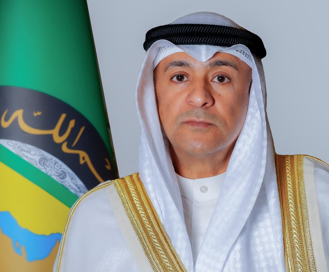 الأمين العام لمجلس التعاون يدين ويستنكر بأشد العبارات الهجوم الصاروخي الإيراني على أراضي دولة قطر