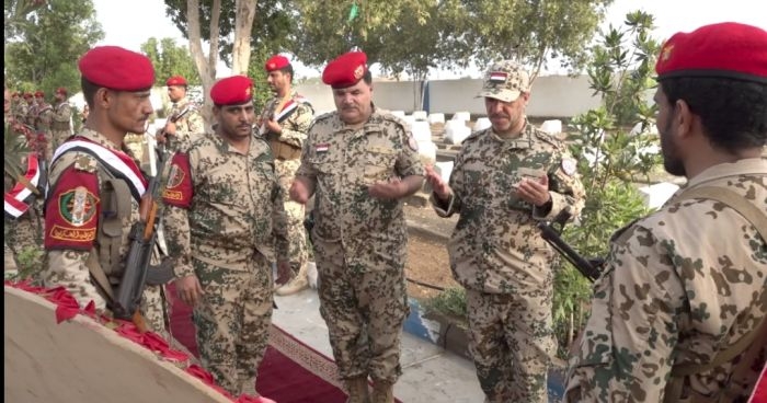 دويد يضع إكليل الزهور على فردوس شهداء المقاومة الوطنية