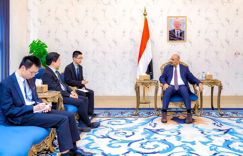 اللواء الزبيدي يؤكد حاجة اليمن للخبرات الصينية لإعادة تأهيل قطاع الكهرباء