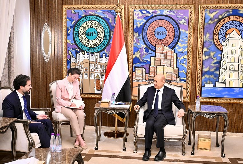 الرئيس العليمي يؤكد اهمية الدعم الدولي لتعزيز مسار الاصلاحات الشاملة