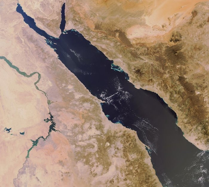 الإعلان عن مبادرة لمواجهة التهديدات في البحر الأحمر