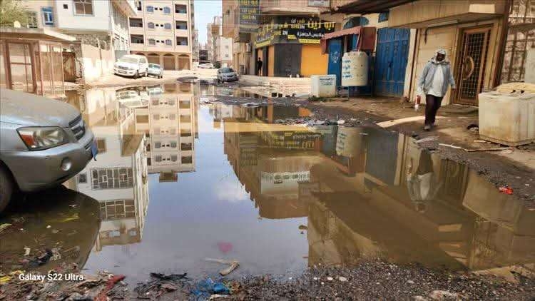 عدن: مياه الصرف الصحي تُغرق مدينة #التقنية وتنذر بكارثة بيئية وصحية