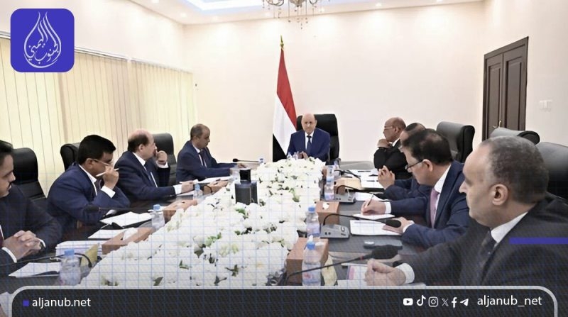 عدن: الدولار يتجاوز 2750 ريالاً يمنيًا في تدهور قياسي جديد عقب ساعات من اجتماع للجنة الأزمات الحكومية