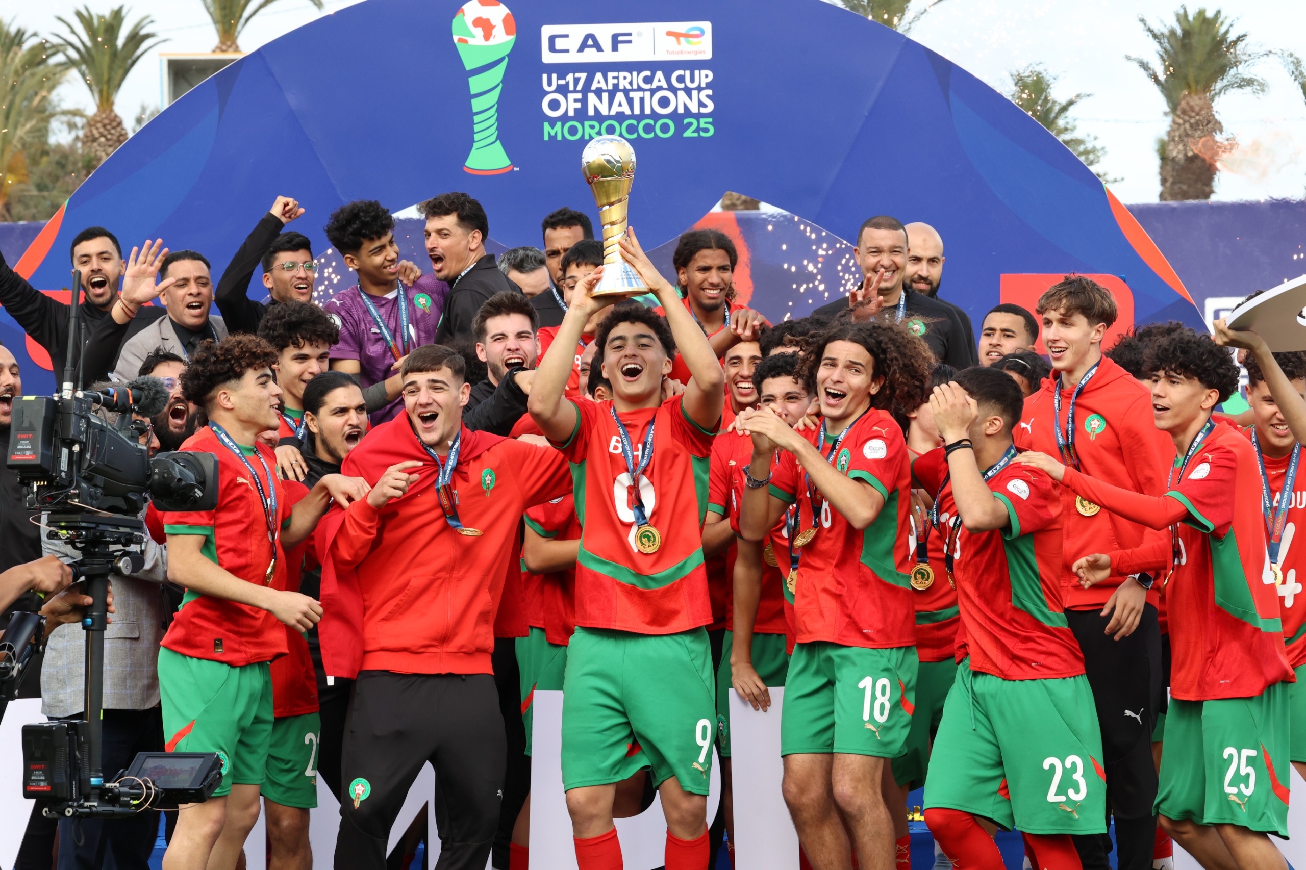 جلالة الملك يهنئ "أشبال الأطلس" بعد التتويج التاريخي بكأس إفريقيا