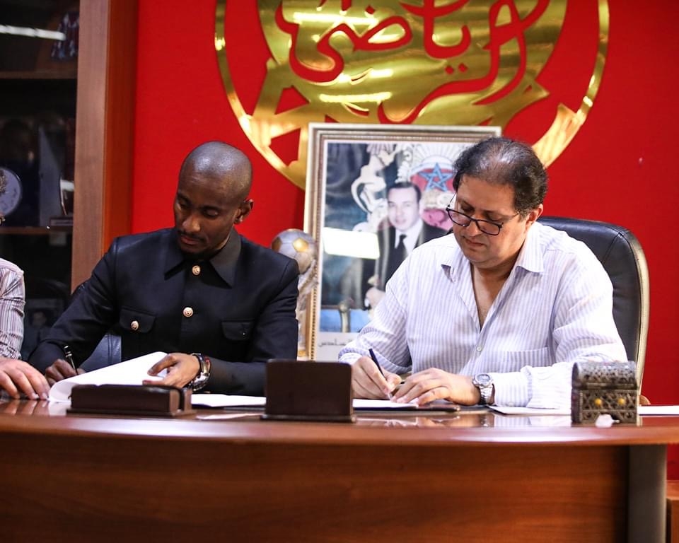 الوداد يطوي صفحة موكوينا دون كلفة مالية ثقيلة