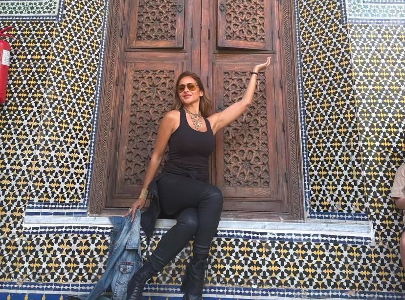 نيللي كريم تخطف الأنظار في أسبوع القفطان بمراكش