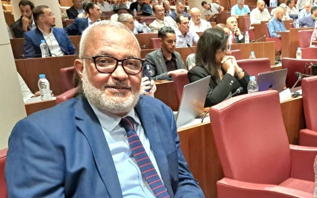 الكاتب الإقليمي لحزب "الوردة بفاس لرئيسة مقاطعة جنان الورد التجمعية: "خفة الرجل والفم ما مزياناش فالسياسة أبنتي"