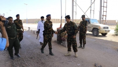 شرطة المهرة تضبط شخصًا بحوزته كيلوغرام من الحشيش المخدر