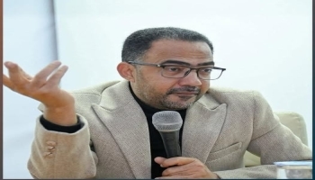 وفاة نائب وزير الإعلام السابق فؤاد الحميري بعد معاناة مع مرض الفشل الكلوي