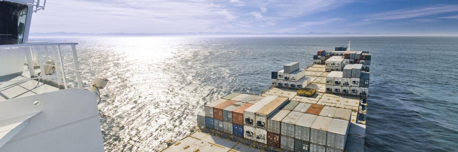 وسط ارتفاع مخاطر المرور من مضيق هرمز.. أسعار الشحن البحري تقفز 76%