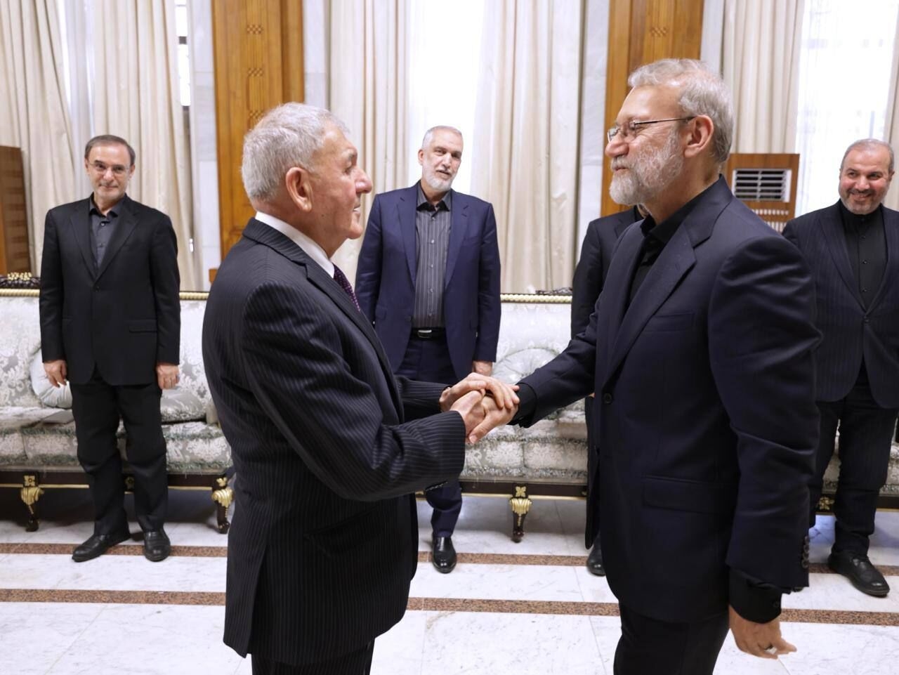 لاريجاني قبيل توجهه الى لبنان : حزب الله وحركات المقاومة ليسوا بحاجة إلى وصاية