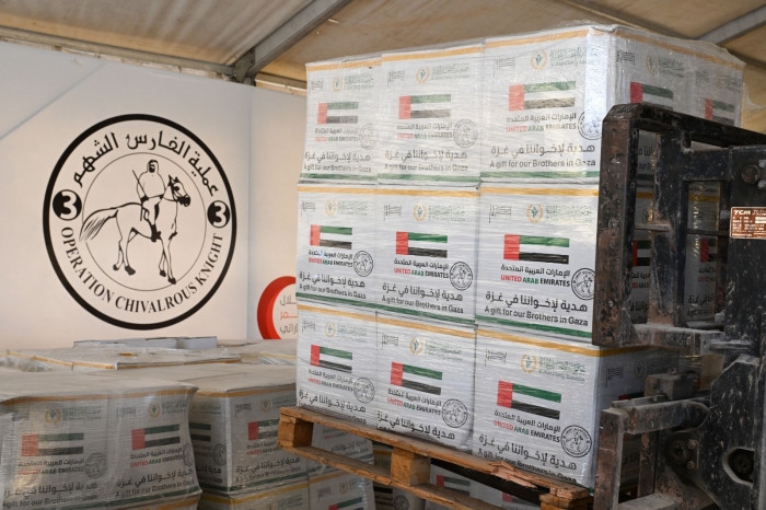 لدعم الأشقاء بغزة.. وصول 4 طائرات مساعدات إماراتية إلى العريش