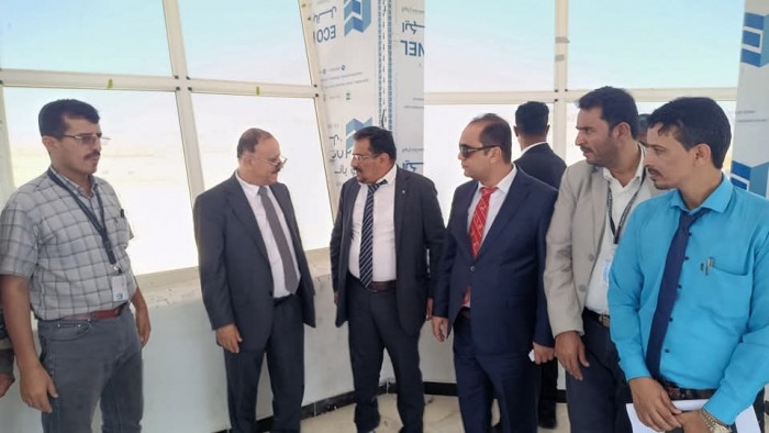 وزير النقل يعلن تسيير رحلات أسبوعية إلى مطار عتق الدولي