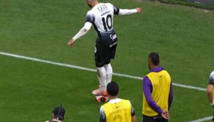 الاتحاد البرازيلي: بطاقة صفراء لأي لاعب يقف على الكرة