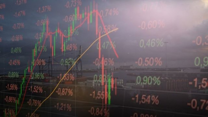 إنتل تعيد النظر في مجلس إدارتها بعد تراجع السهم