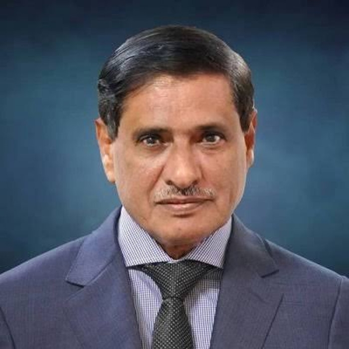 البحسني يعلن قرار إنشاء المستشفى العسكري في المكلا