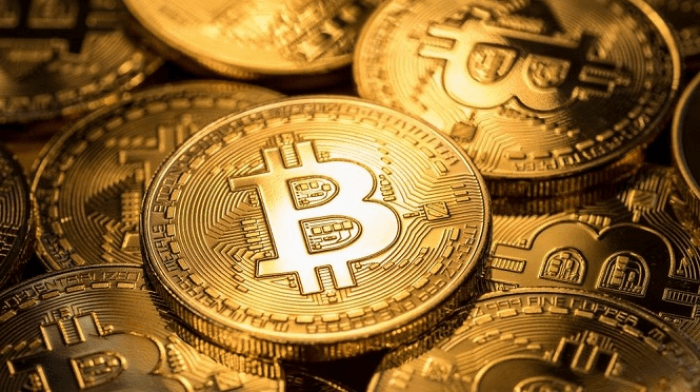ارتفاع العملات المشفرة بدعم من تدفقات صناديق البيتكوين