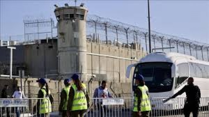 إسرائيل تفرج عن 10 أسرى فلسطينيين