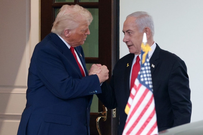 ترامب يؤكد مواصلة دعم إسرائيل في الدفاع عن نفسها