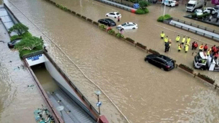 إجلاء أكثر من 80 ألف شخص إثر فيضانات في جنوب غرب الصين
