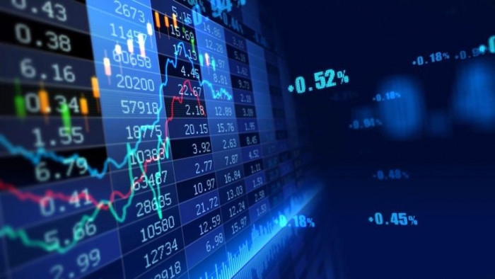 تباين أداء الأسهم اليابانية مع مخاوف التضخم وآفاق التجارة