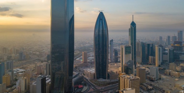 فيتش تؤكد تصنيف أبوظبي الائتماني عند AA مع نظرة مستقرة