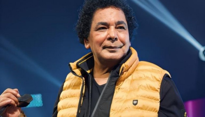 محمد منير يؤجل حفله في العلمين الجديدة بسبب وعكة صحية مفاجئة