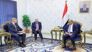 صحيفة: زيارة غروندبرغ لعدن للتفاوض من أجل تصدير النفط مقابل تشغيل مطار صنعاء