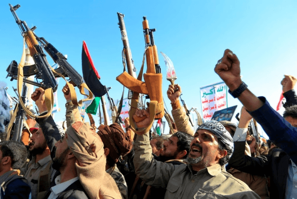 أربعة أفراد و12 كيانا وسفينتين.. أمريكا تفرض عقوبات على مزودي الحوثيين بالنفط وسلع غير مشروعة