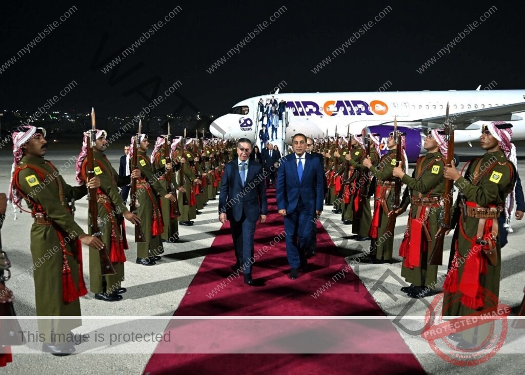رئيس الوزراء يصل العاصمة الأردنية عمّان للمشاركة في أعمال الدورة الـ ٣٣ للجنة العليا المصرية الأردنية المشتركة